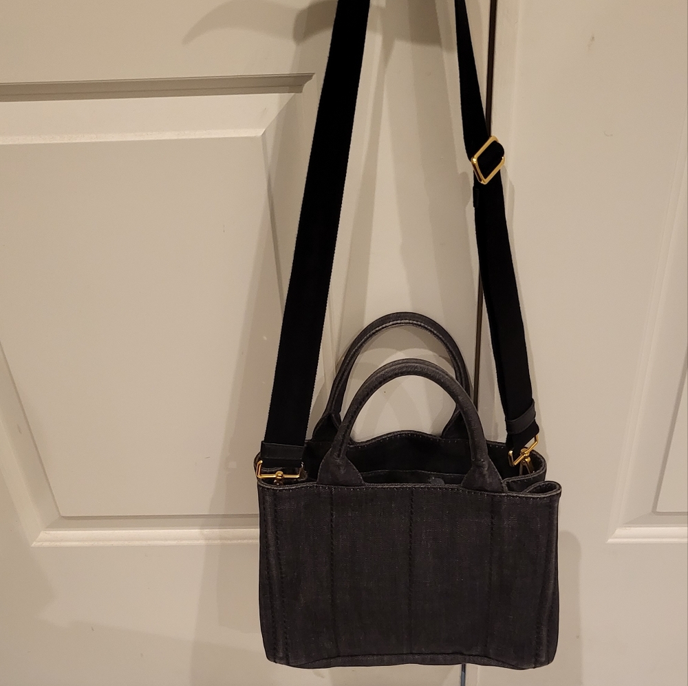Authentic prada canapa small - Picture 2 of 11